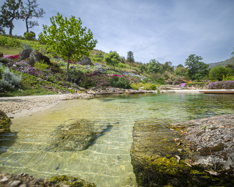 Lagos e piscinas naturais